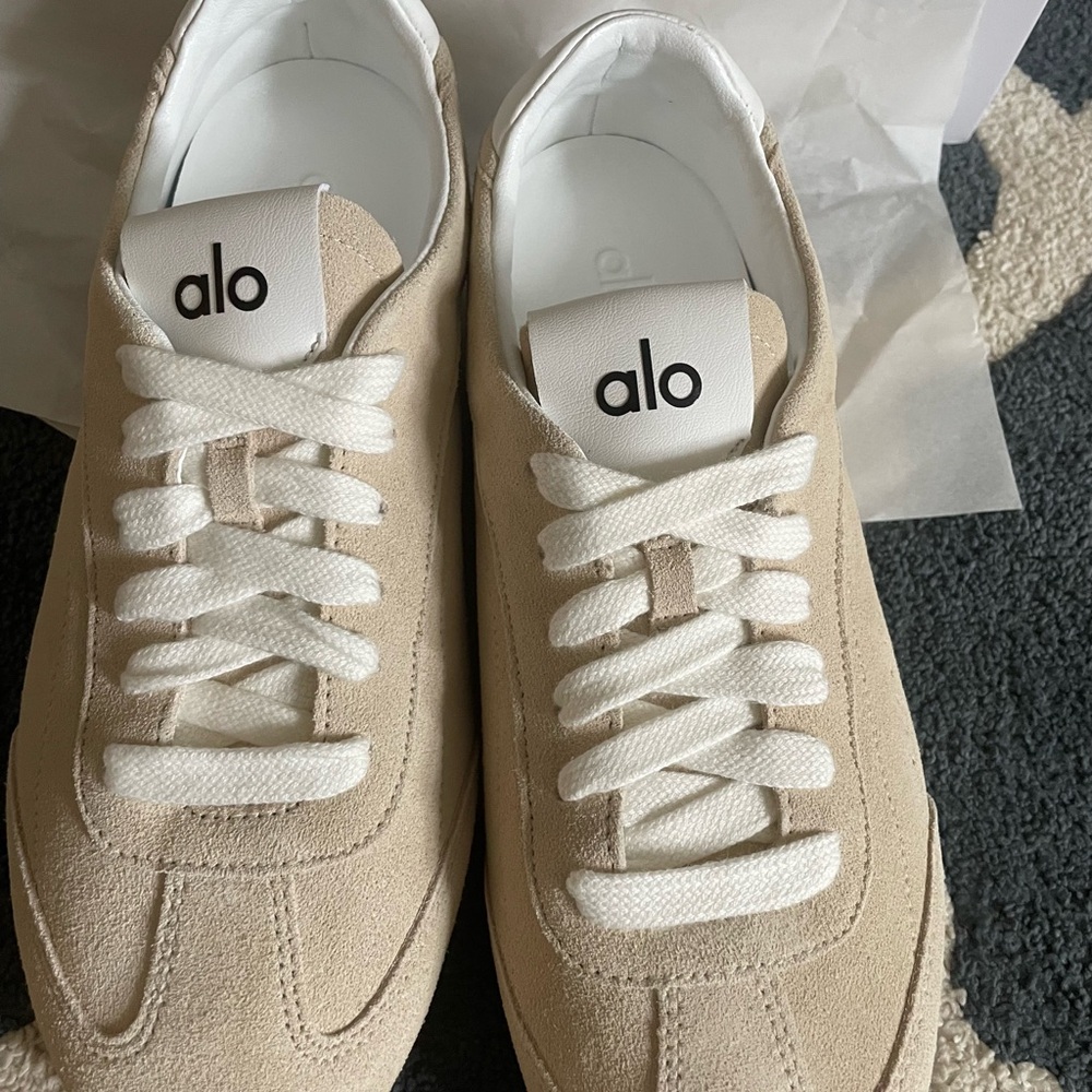 Alo Beige Sneakers